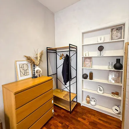 דירה Luxury Flat- In Centre Of *