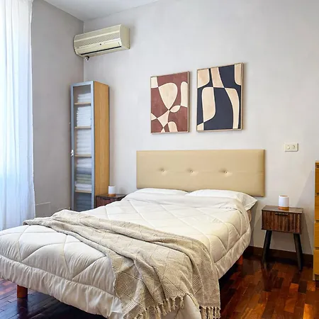 Luxury Flat- In Centre Of *